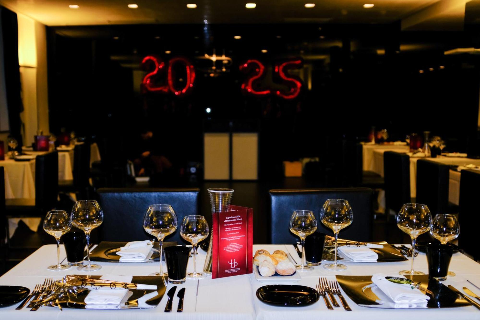LHP Hotel Montecatini Palace&SPA Bagian luar foto Restaurant 20.25