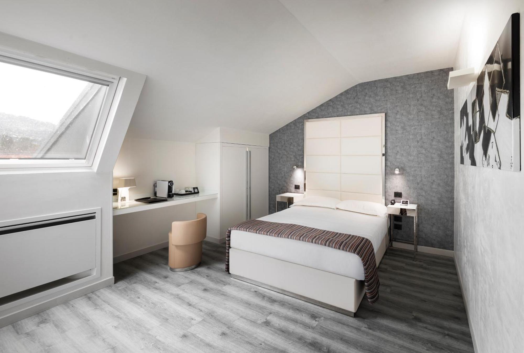 LHP Hotel Montecatini Palace&SPA Bagian luar foto A bedroom in the hotel