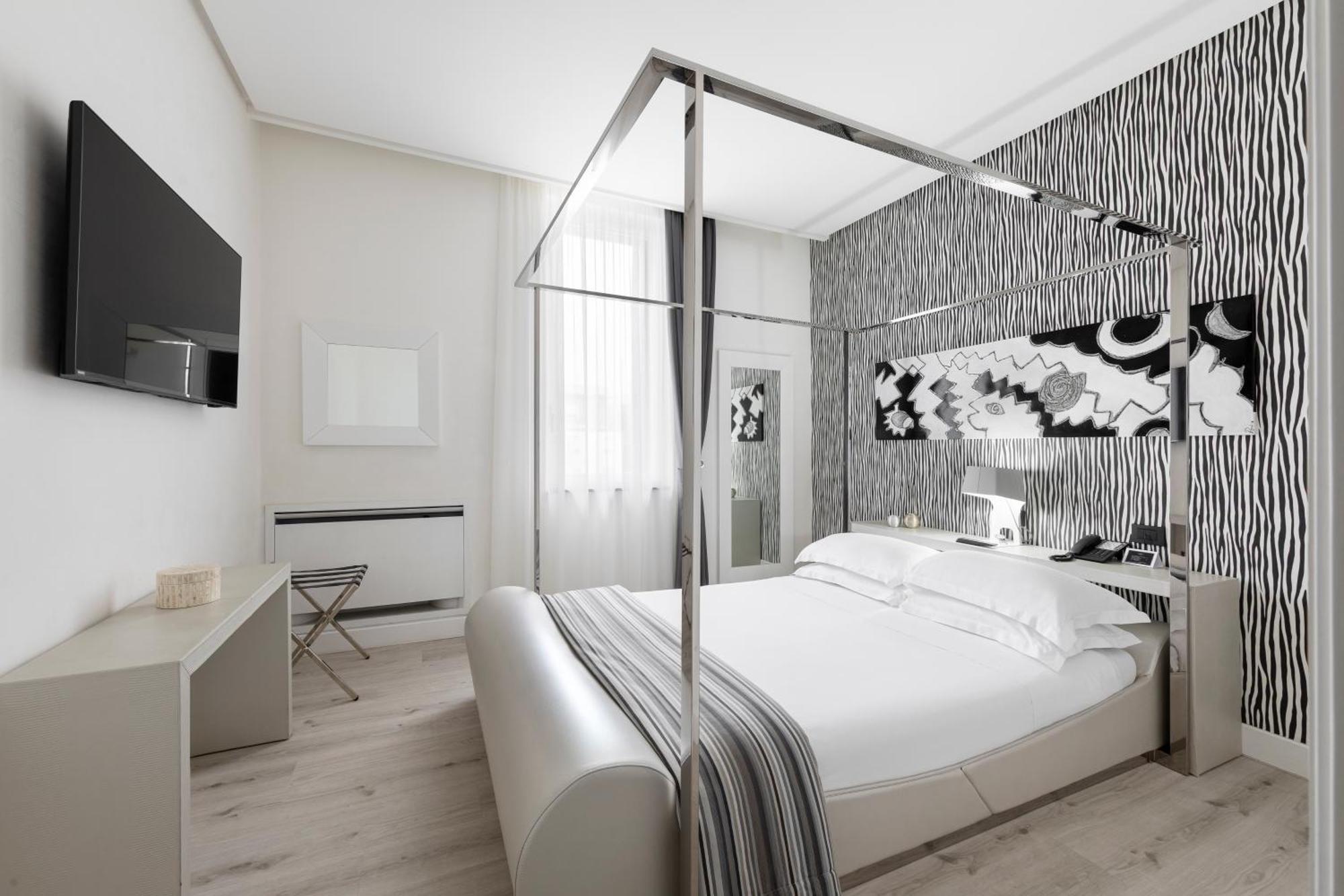 LHP Hotel Montecatini Palace&SPA Bagian luar foto A room at the hotel